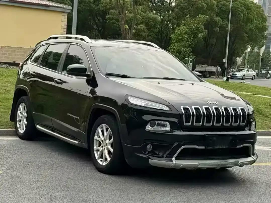 Jeep Cherokee 2016 2.4L Leading Edition — миниатюра 3