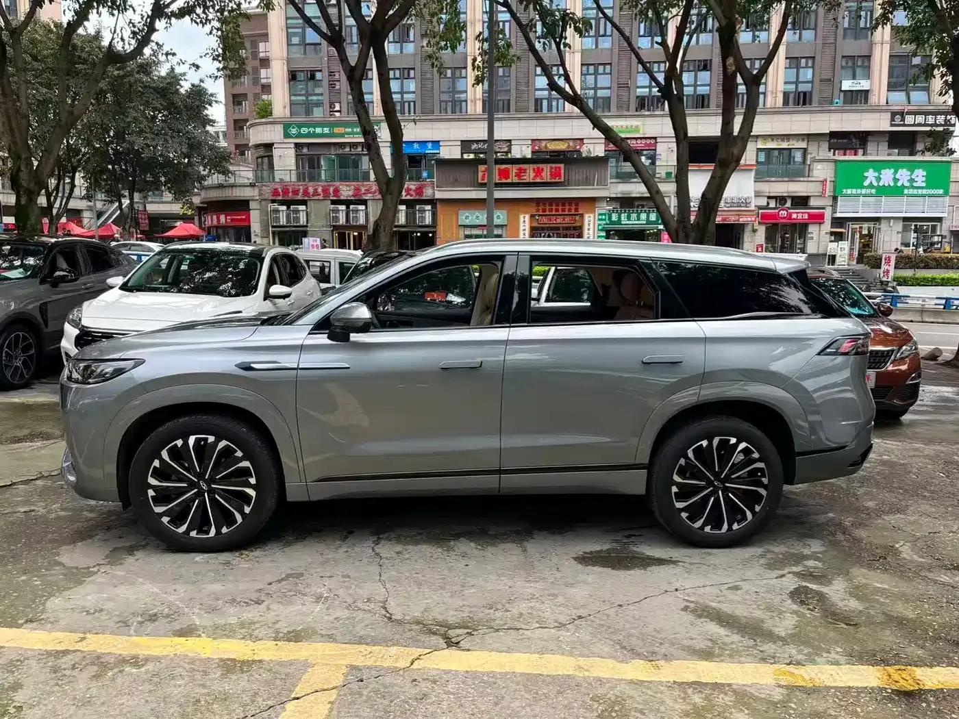 Chery Tiggo 9 2023 2.0T Automatic 2WD Luxury Edition 7-Seater — миниатюра 4