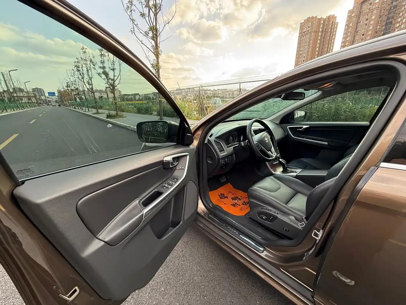 2017 Volvo XC60 T5 AWD Smart Edition — миниатюра 13