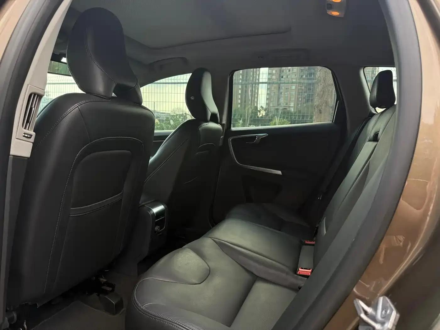 2017 Volvo XC60 T5 AWD Smart Edition — миниатюра 15