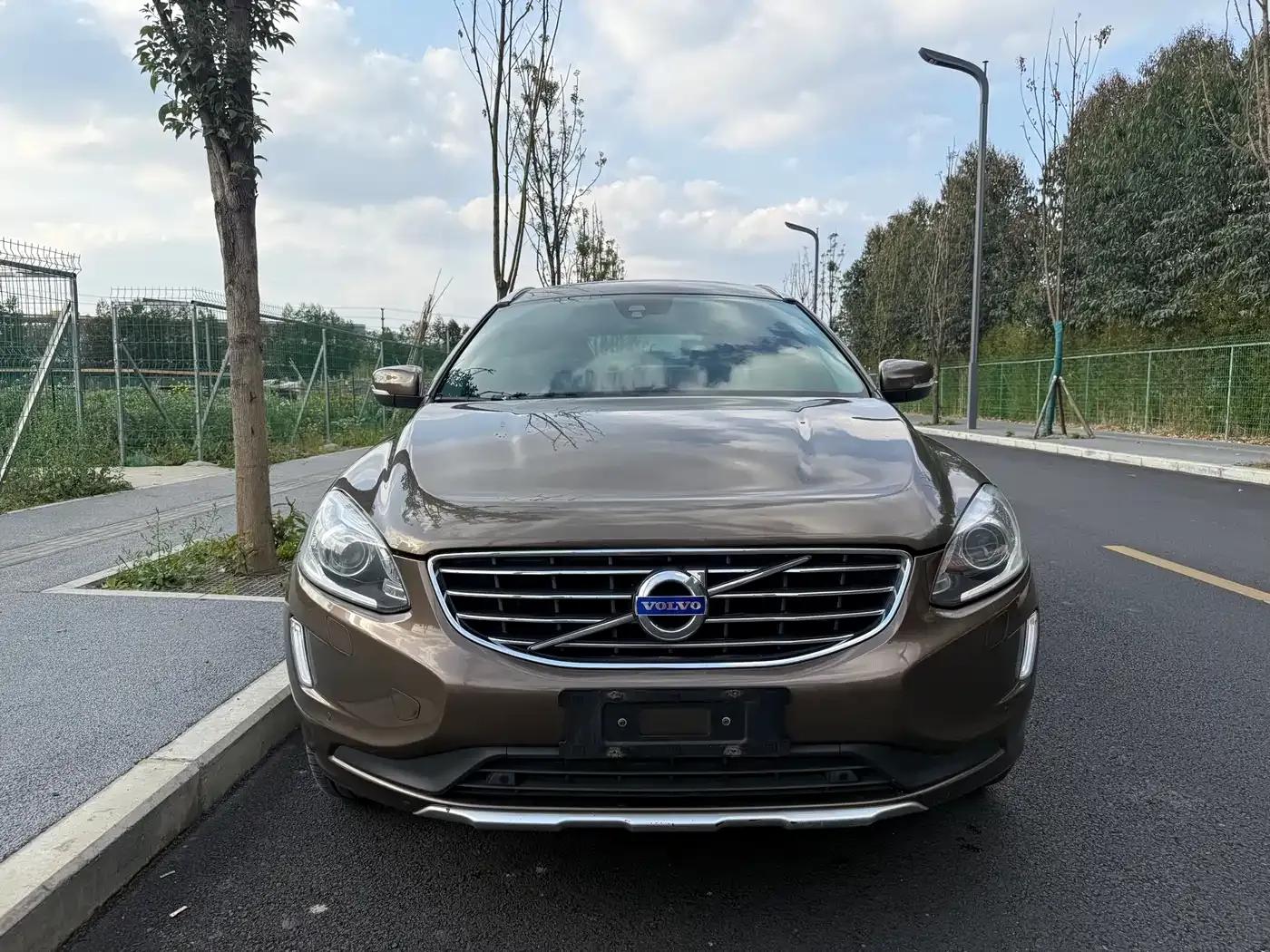 2017 Volvo XC60 T5 AWD Smart Edition — миниатюра 3