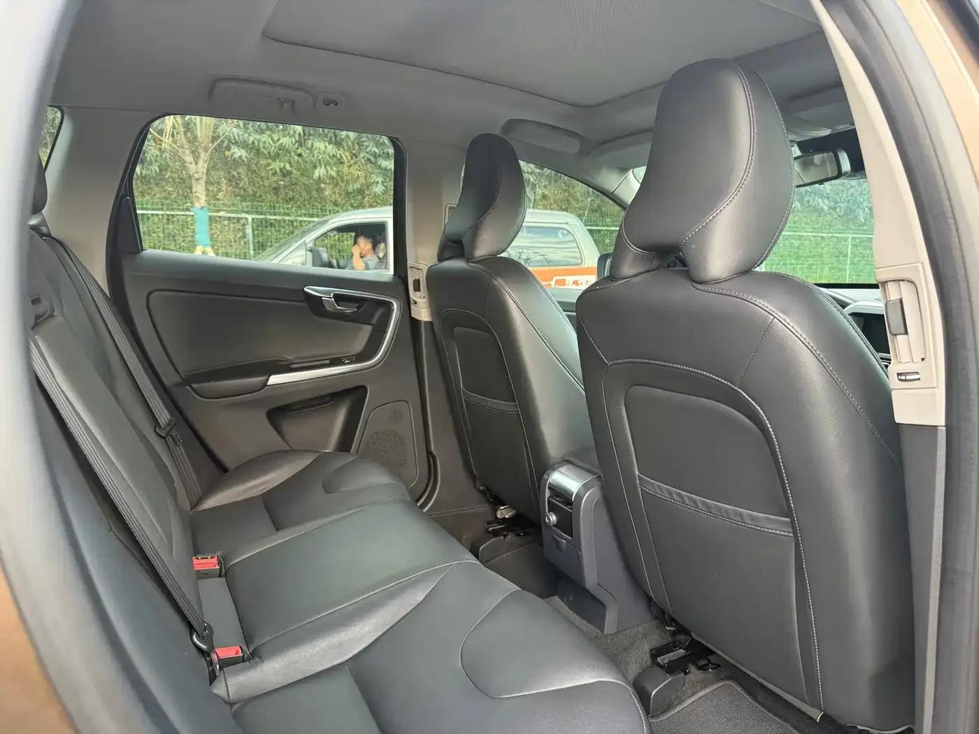 2017 Volvo XC60 T5 AWD Smart Edition — миниатюра 23