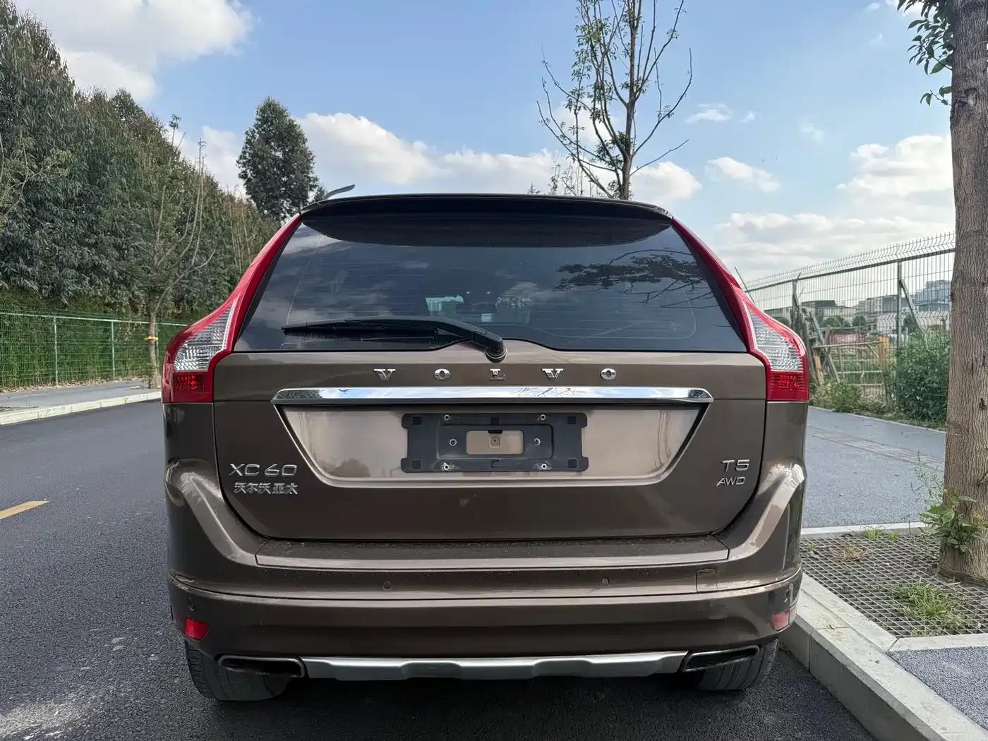 2017 Volvo XC60 T5 AWD Smart Edition — миниатюра 26