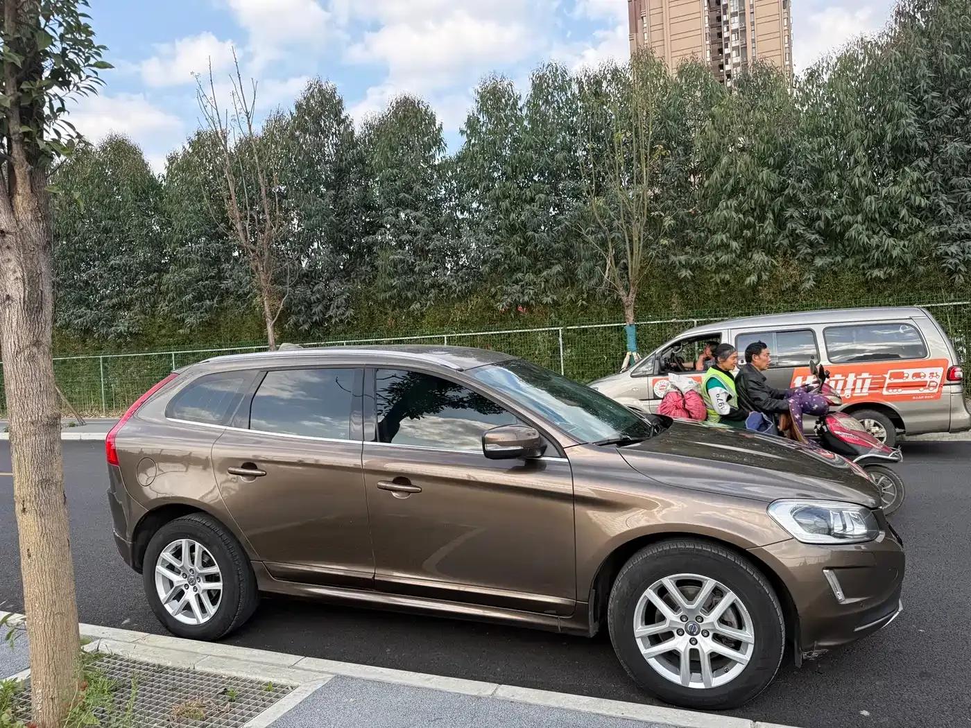 2017 Volvo XC60 T5 AWD Smart Edition — миниатюра 30
