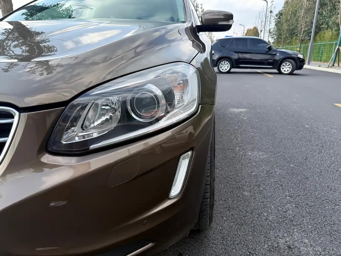 2017 Volvo XC60 T5 AWD Smart Edition — миниатюра 4