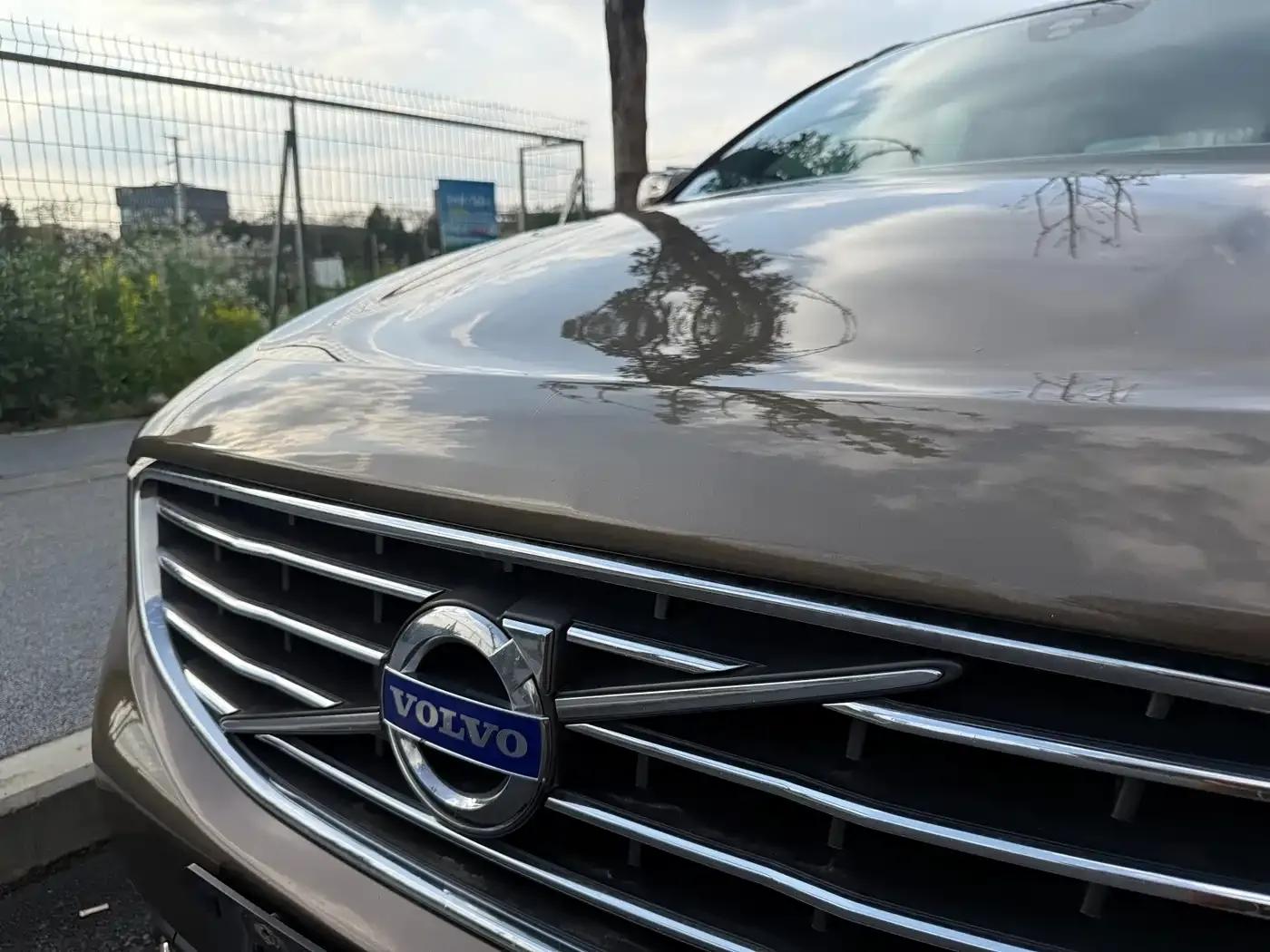 2017 Volvo XC60 T5 AWD Smart Edition — миниатюра 5
