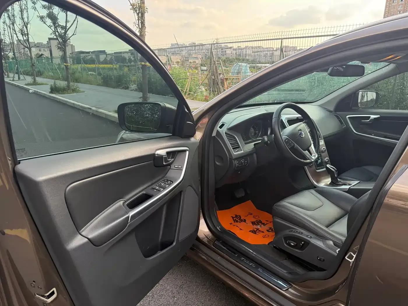 2017 Volvo XC60 T5 AWD Smart Edition — миниатюра 8