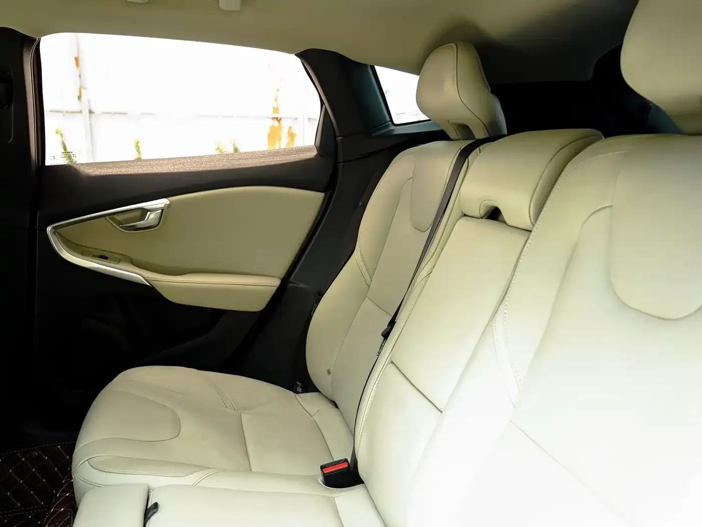 2015 Volvo V40 1.6T Smart Edition — миниатюра 12