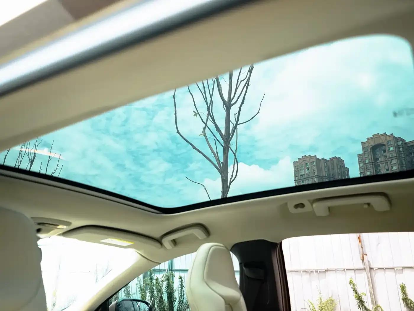 2015 Volvo V40 1.6T Smart Edition — миниатюра 13