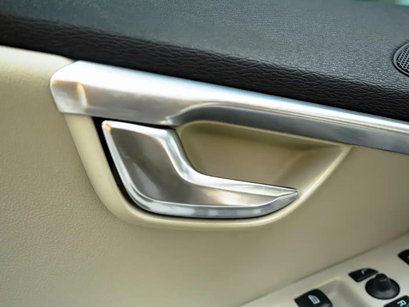 2015 Volvo V40 1.6T Smart Edition — миниатюра 20
