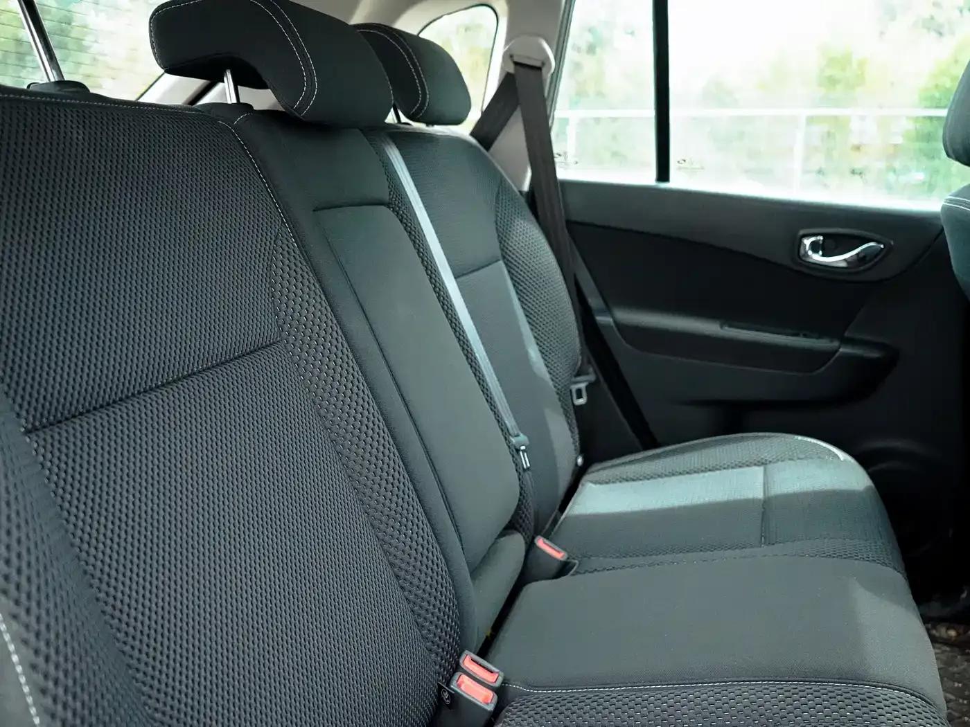 2015 Volvo V40 1.6T Smart Edition — миниатюра 25