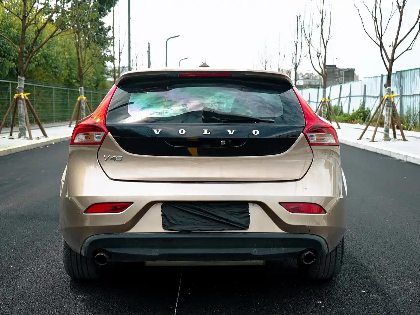 2015 Volvo V40 1.6T Smart Edition — миниатюра 4