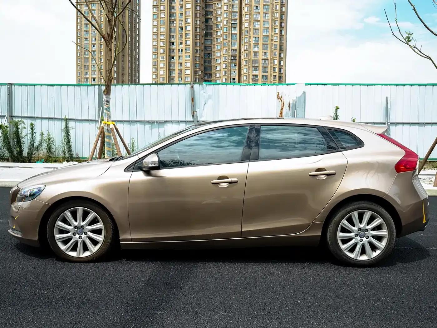 2015 Volvo V40 1.6T Smart Edition — миниатюра 6