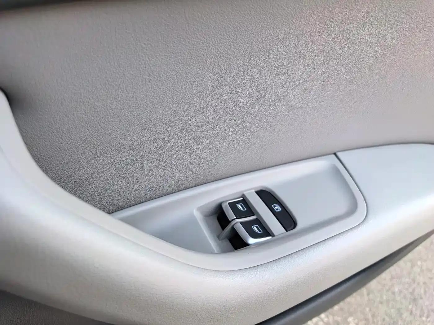 Audi A6L 2014 TFSI Standard Edition — миниатюра 20