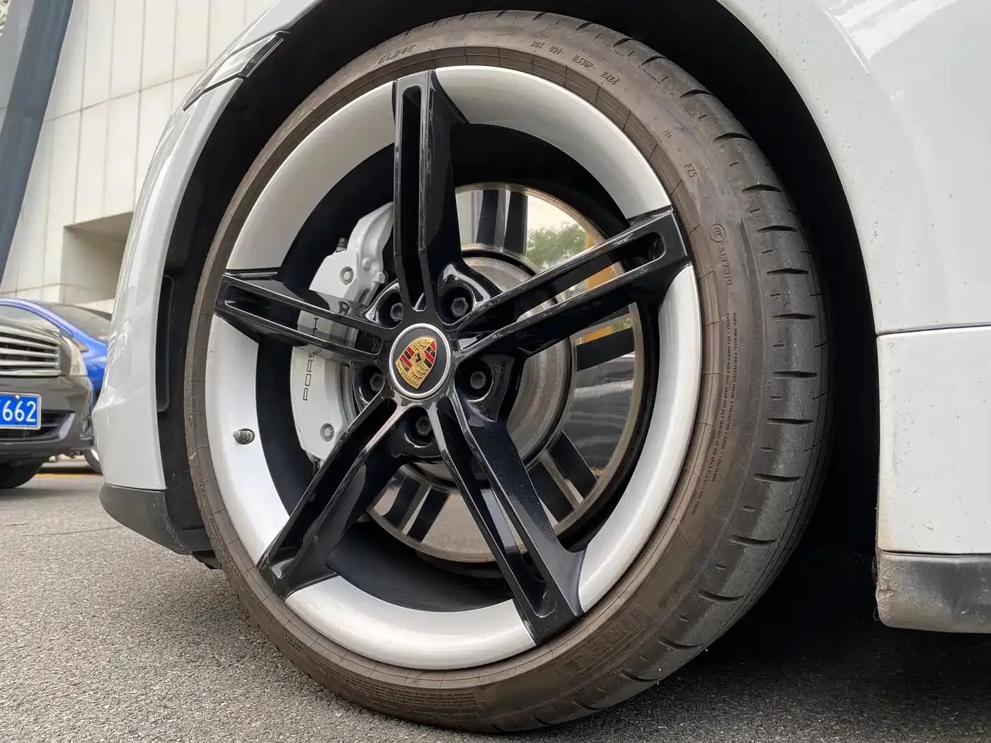 2019 Taycan 4S — миниатюра 3
