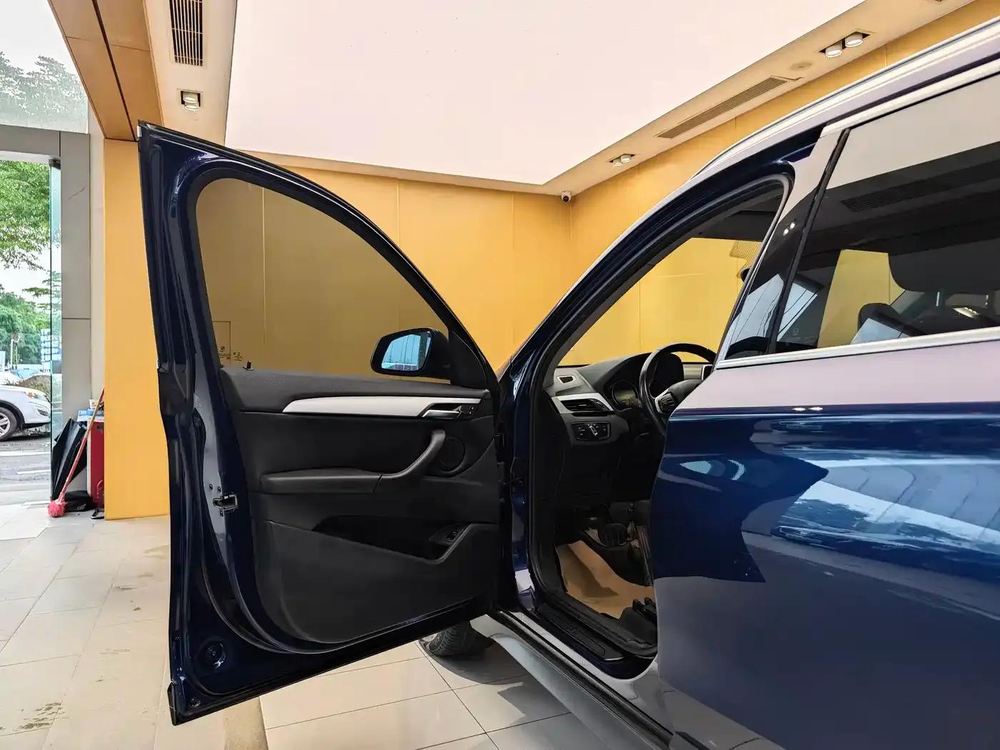 BMW X1 2019 sDrive20Li Leading Edition — миниатюра 7
