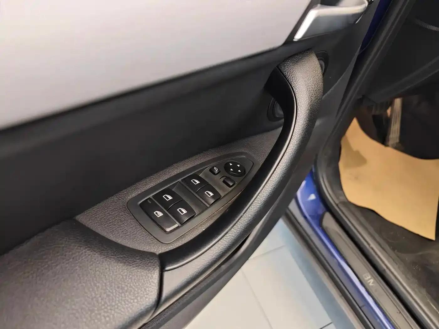 BMW X1 2019 sDrive20Li Leading Edition — миниатюра 9