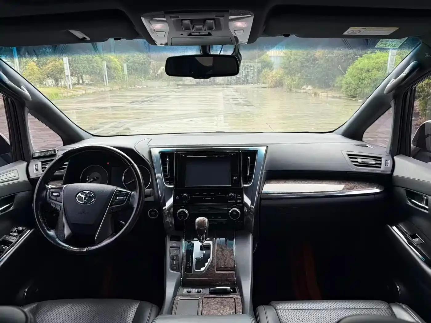 2018 Alphard Facelift 3.5L Premium Edition — миниатюра 11
