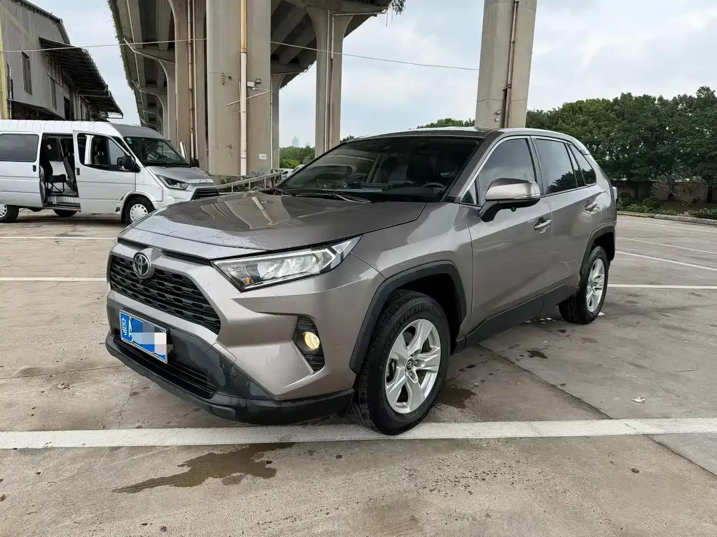 2022 Toyota RAV4 2.0L CVT 2WD Fashion Edition — миниатюра 1
