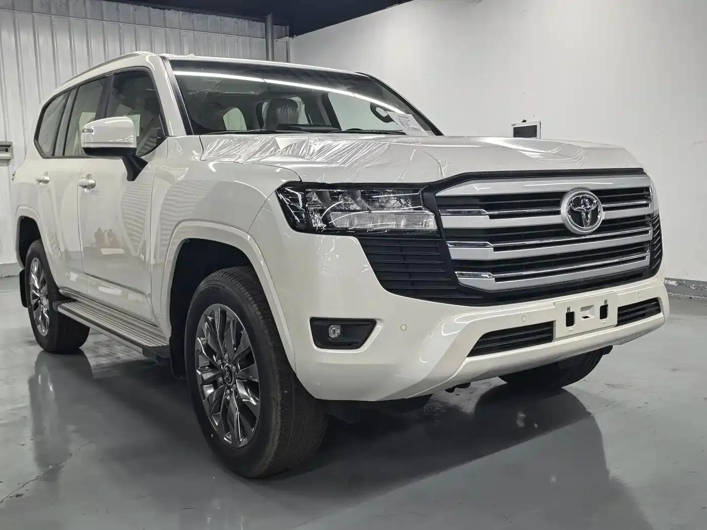 2025 Land Cruiser (Imported) 4.0L Automatic — миниатюра 2
