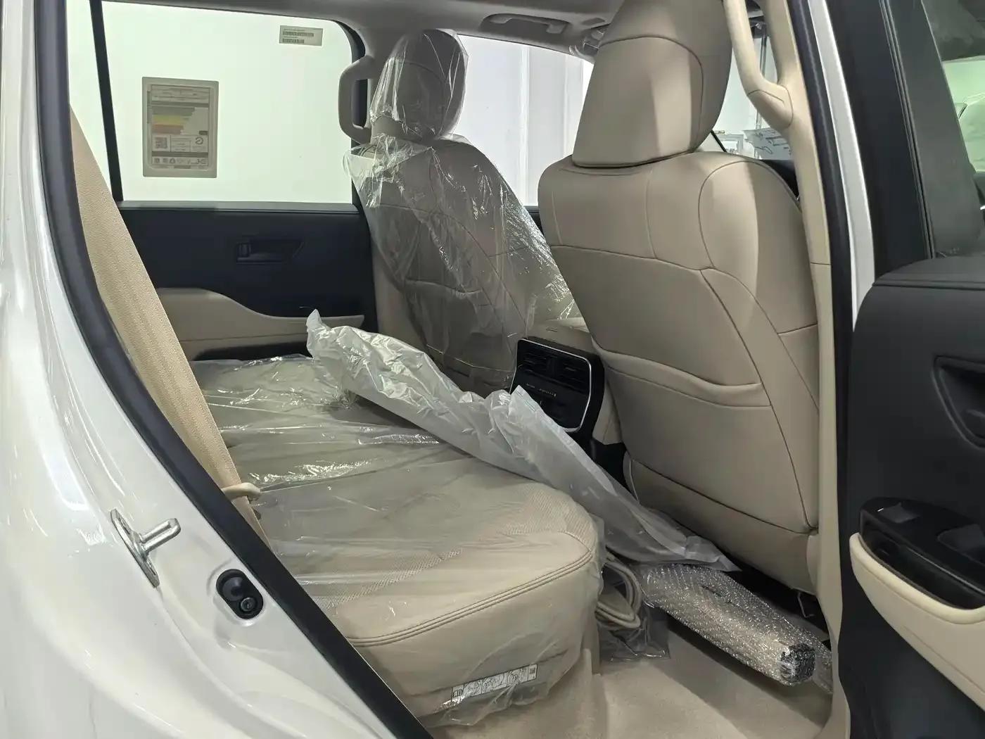 2025 Land Cruiser (Imported) 4.0L Automatic — миниатюра 12