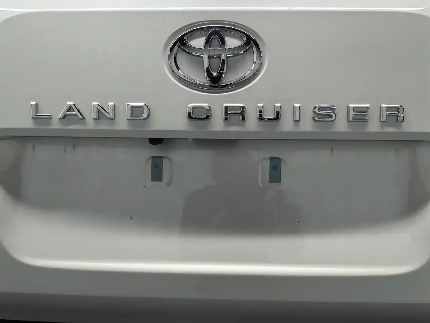 2025 Land Cruiser (Imported) 4.0L Automatic — миниатюра 15