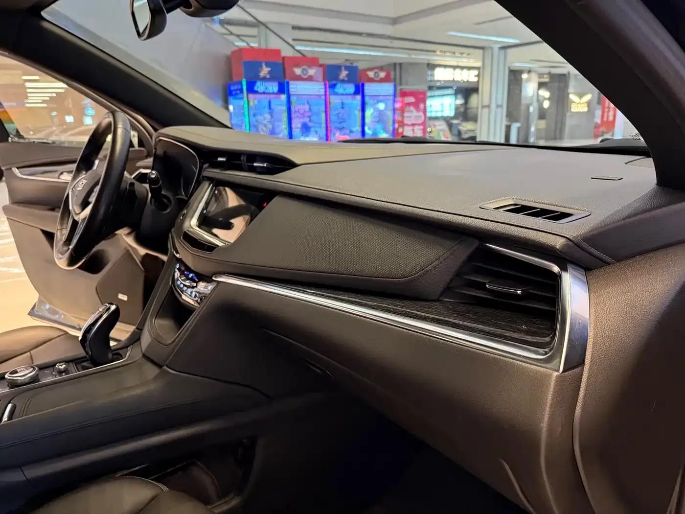 Cadillac XT5 2021 2.0T 2WD Luxury — миниатюра 13