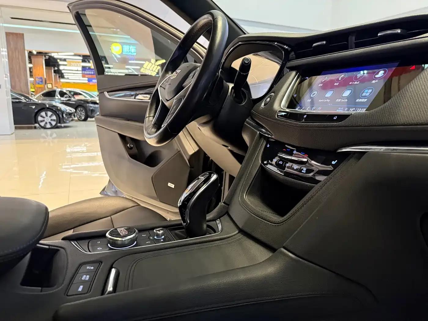 Cadillac XT5 2021 2.0T 2WD Luxury — миниатюра 14