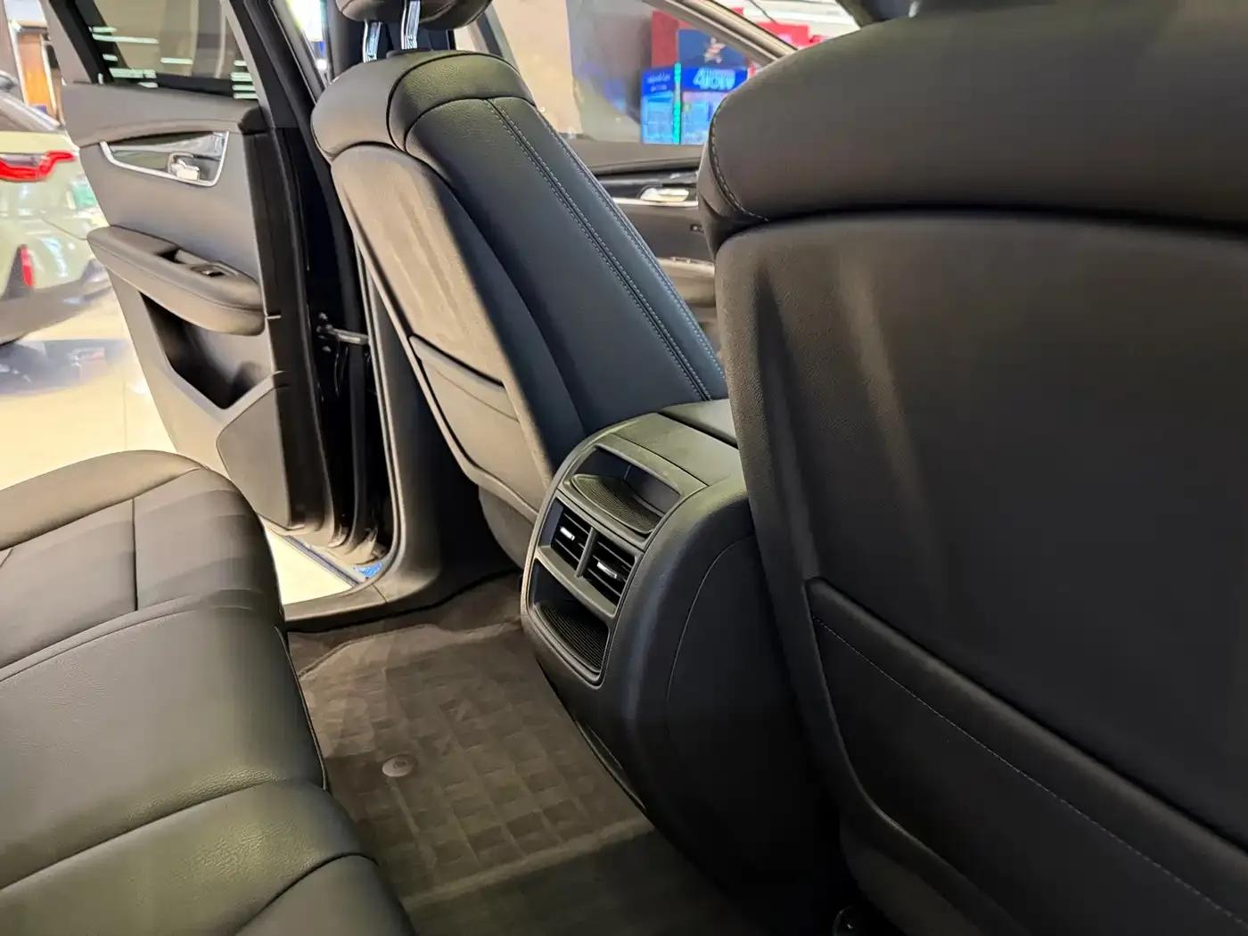 Cadillac XT5 2021 2.0T 2WD Luxury — миниатюра 15