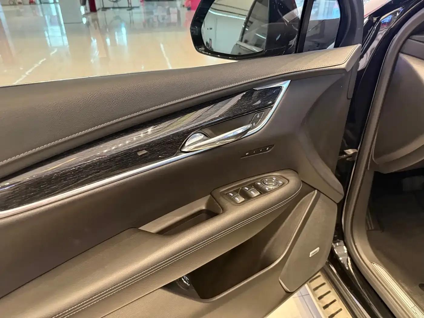 Cadillac XT5 2021 2.0T 2WD Luxury — миниатюра 18