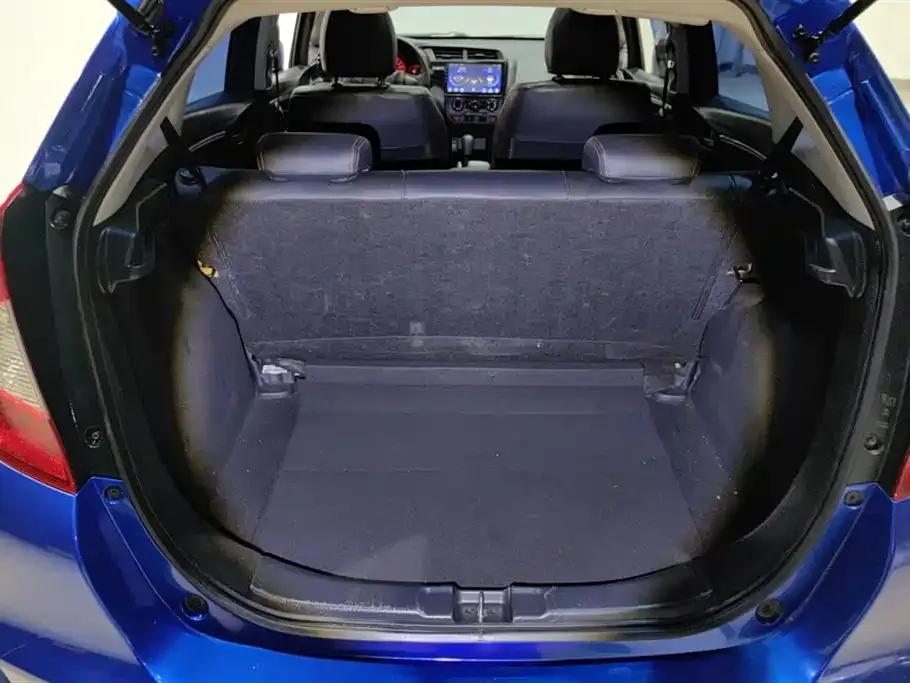 Honda Fit 2018 1.5L CVT Comfort Sunroof Edition — миниатюра 4