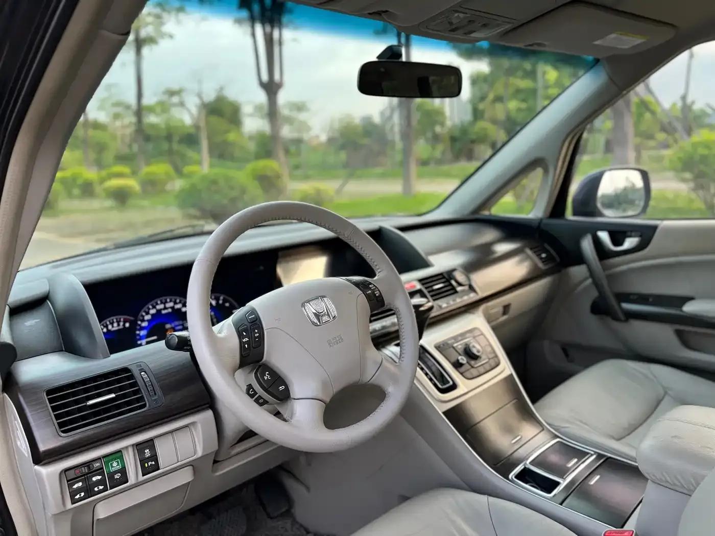 Elysion 2015 2.4L VTi-S Premium Edition — миниатюра 8