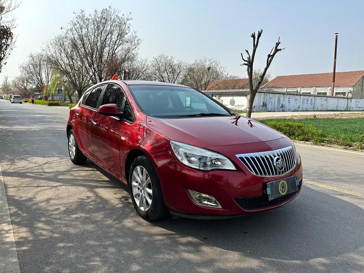 Buick Excelle 2013 XT 1.6L Automatic Fashion Edition — миниатюра 3