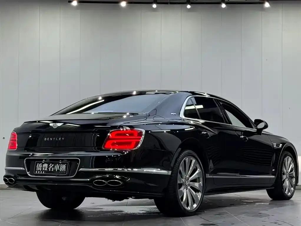 Flying Spur 2021 4.0T V8 Standard Edition — миниатюра 18