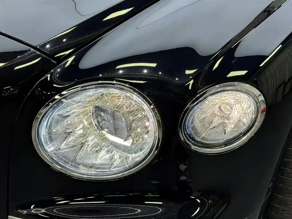 Flying Spur 2021 4.0T V8 Standard Edition — миниатюра 21