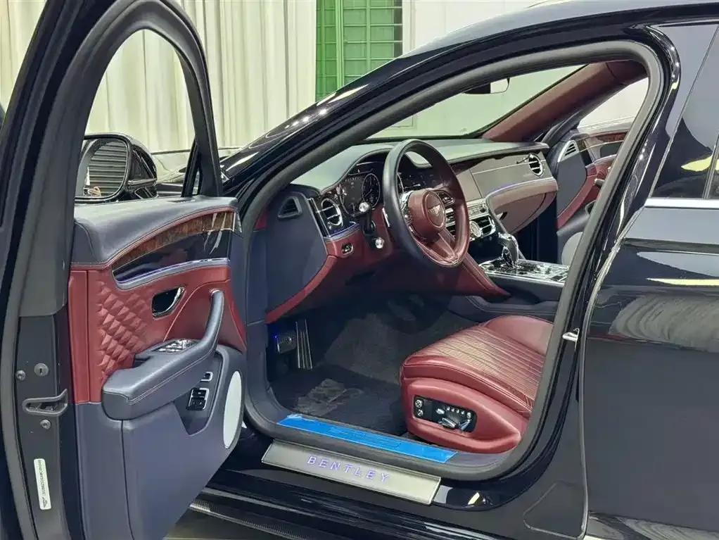 Flying Spur 2021 4.0T V8 Standard Edition — миниатюра 4
