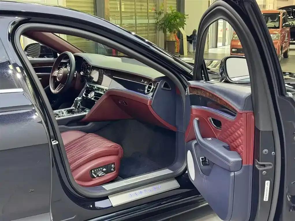 Flying Spur 2021 4.0T V8 Standard Edition — миниатюра 9