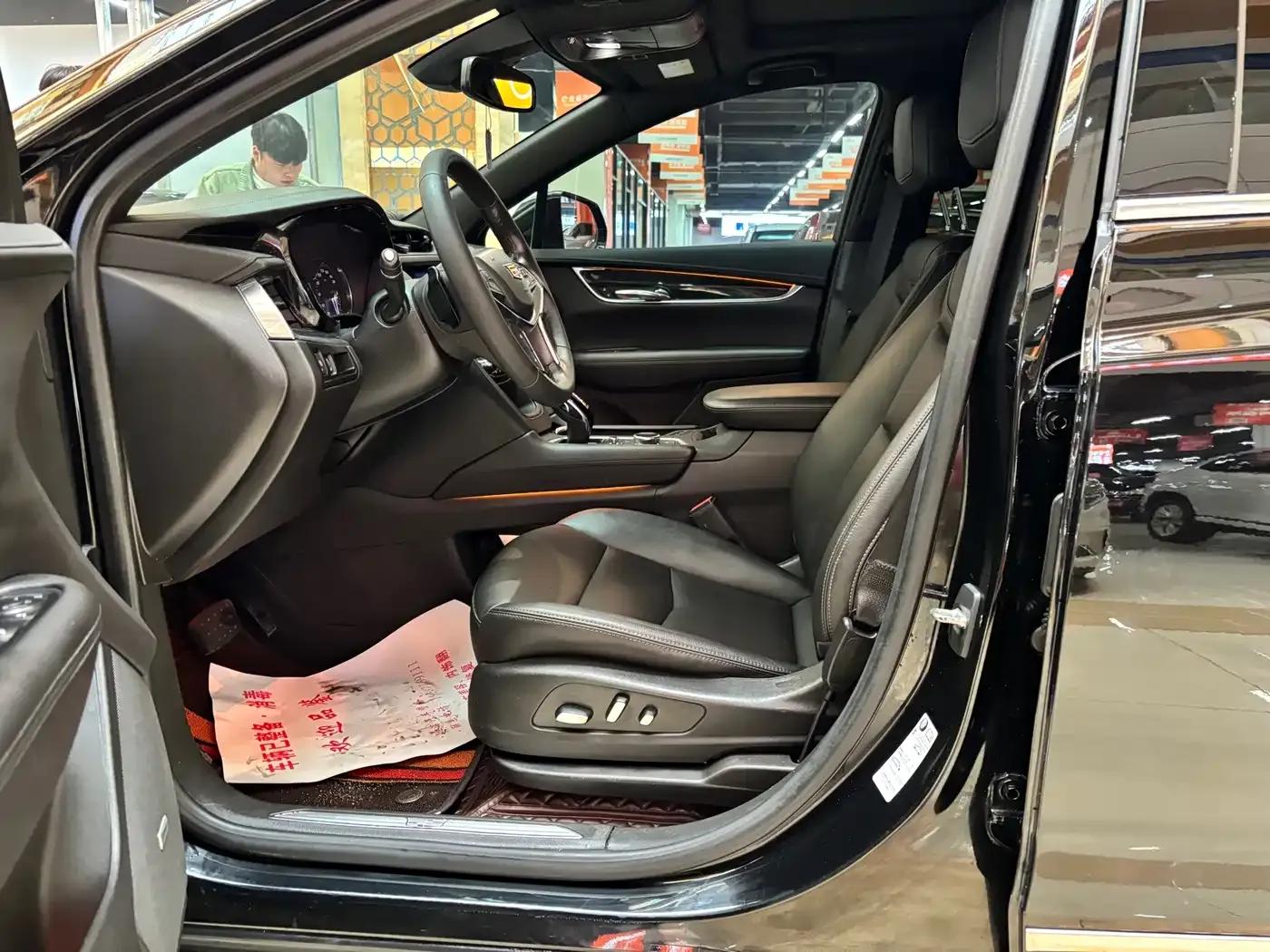 Cadillac XT5 2022 2.0T 2WD Luxury — миниатюра 4