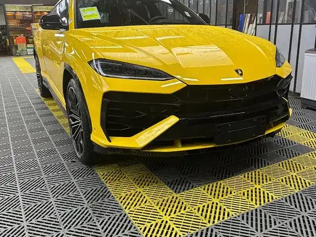2025 Urus SE 4.0T Standard Edition