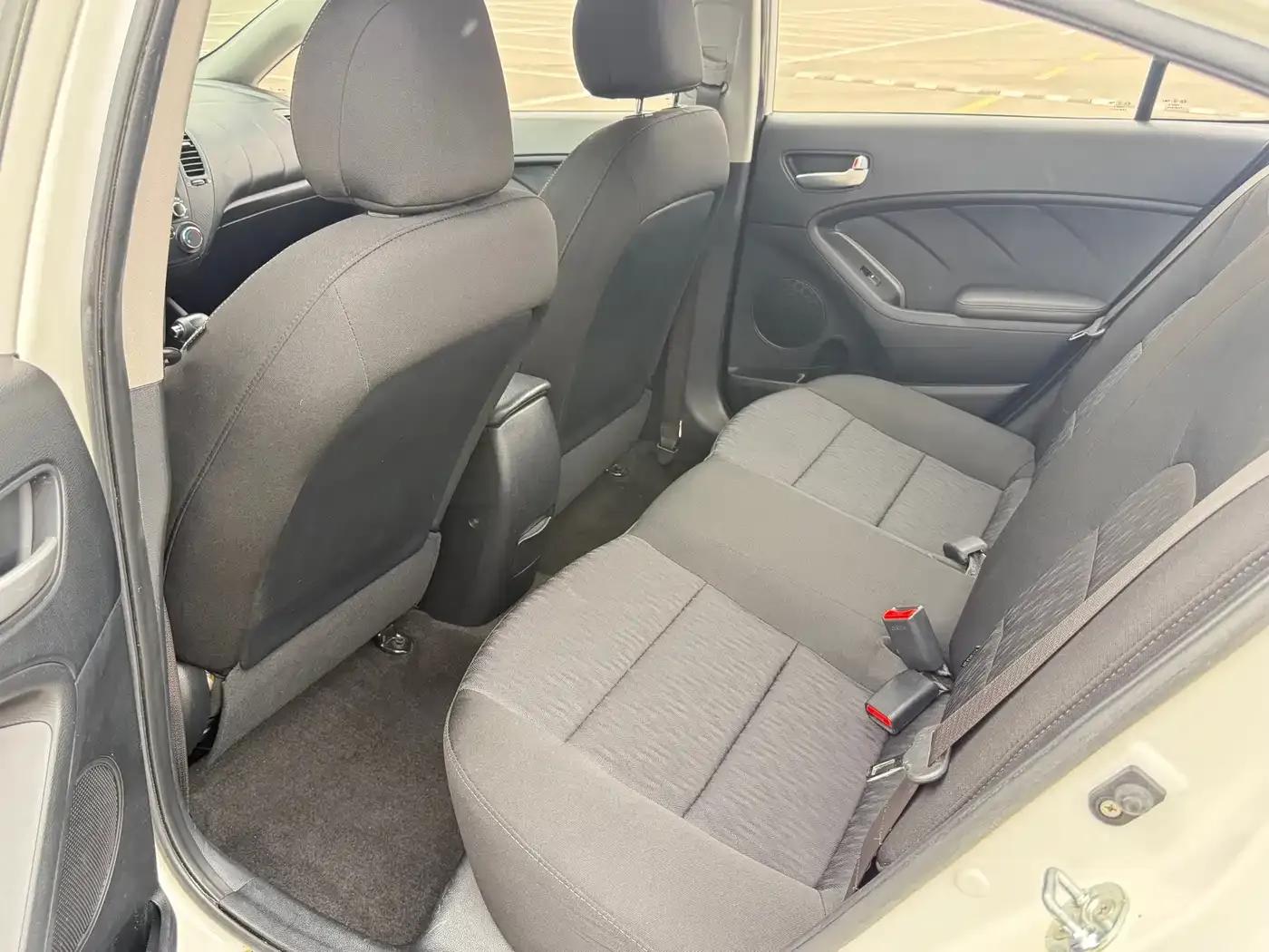 Kia K3 2015 1.6L Automatic GL — миниатюра 5