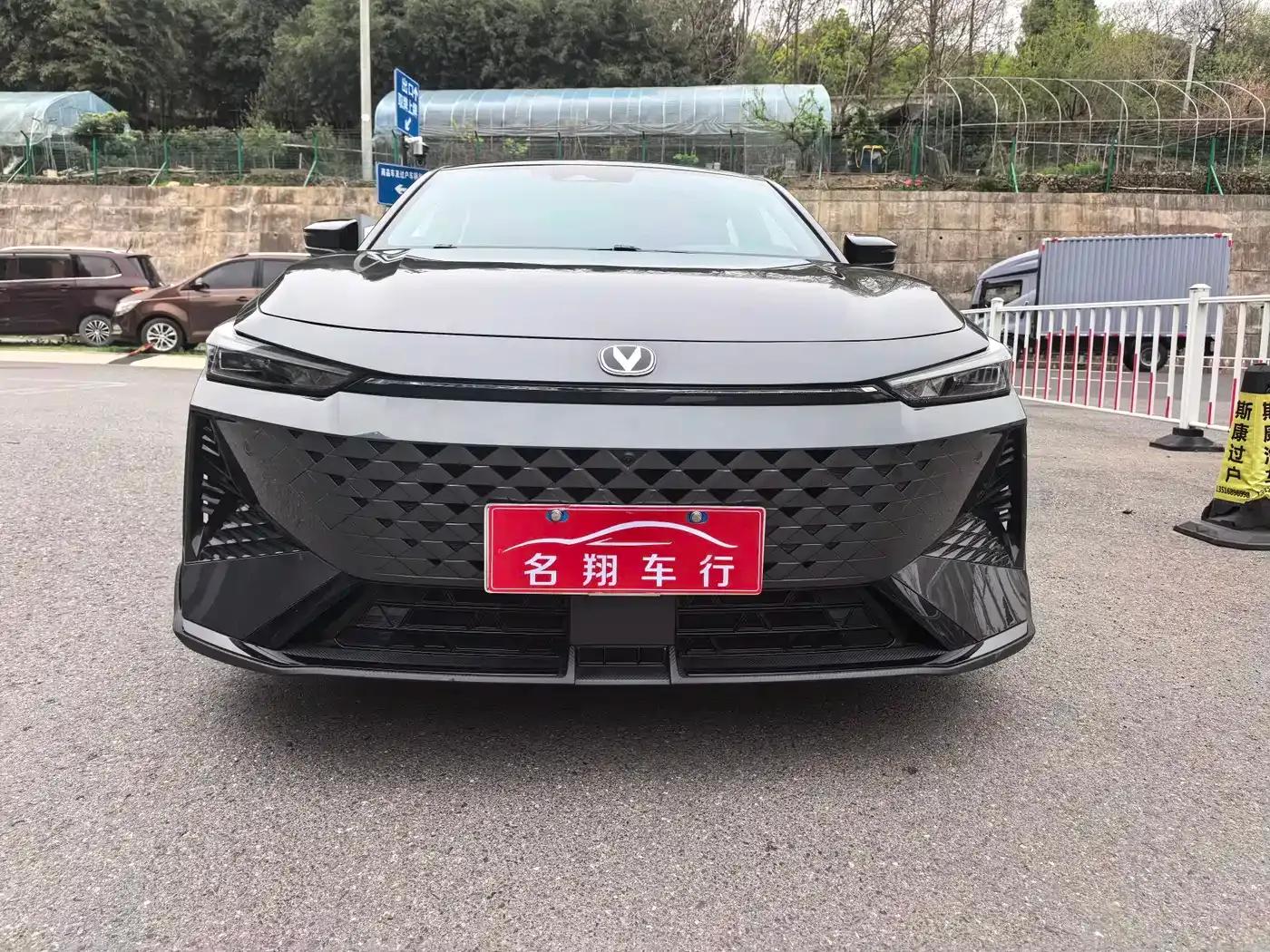Changan UNI-V 2024 1.5T Premium Sport — миниатюра 2