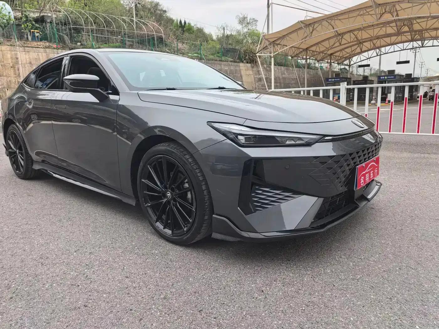 Changan UNI-V 2024 1.5T Premium Sport — миниатюра 3