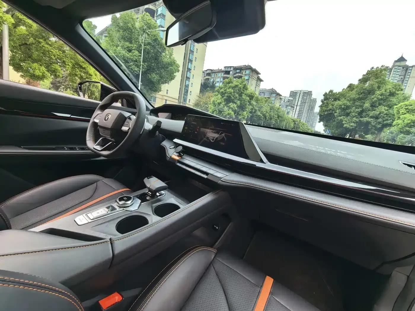 Changan UNI-V 2024 1.5T Premium Edition — миниатюра 11