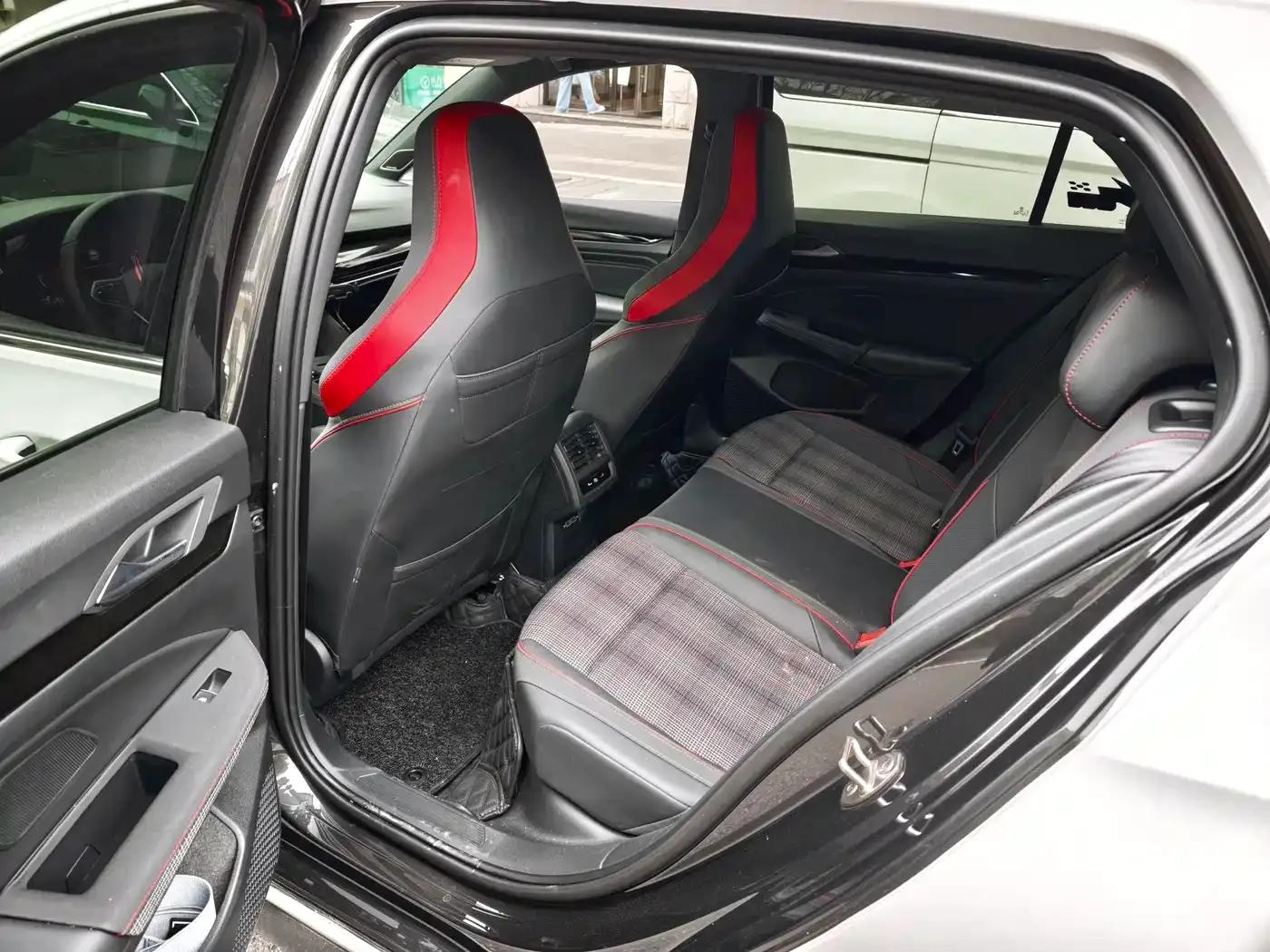 2023 Golf GTI 380TSI DSG GTI — миниатюра 3