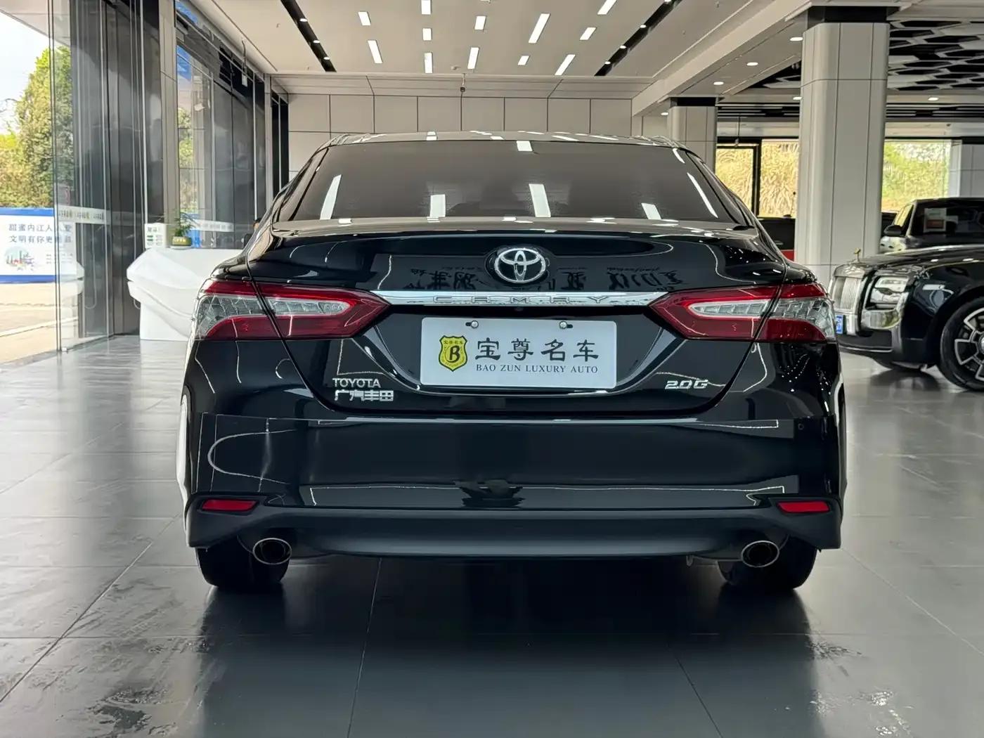 2018 Camry 2.0G Luxury Edition — миниатюра 4