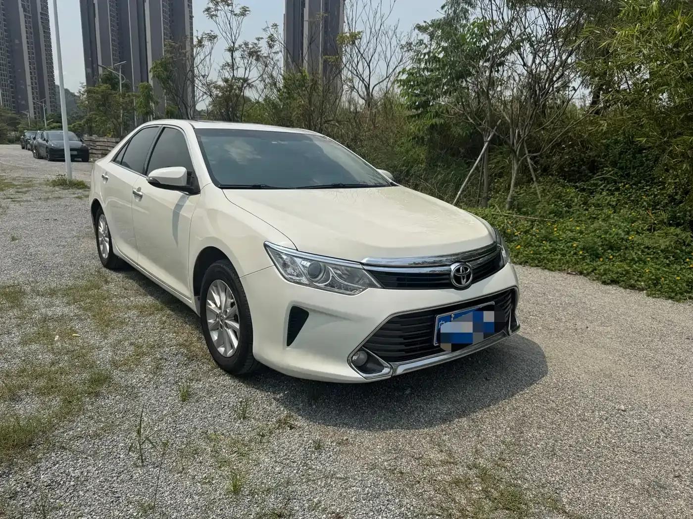 Camry 2015 2.0G Leading Edition — миниатюра 2