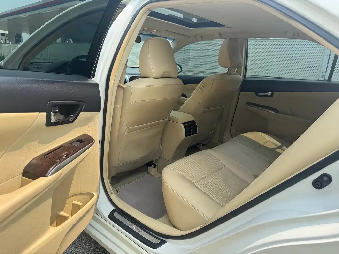 Camry 2015 2.0G Leading Edition — миниатюра 7