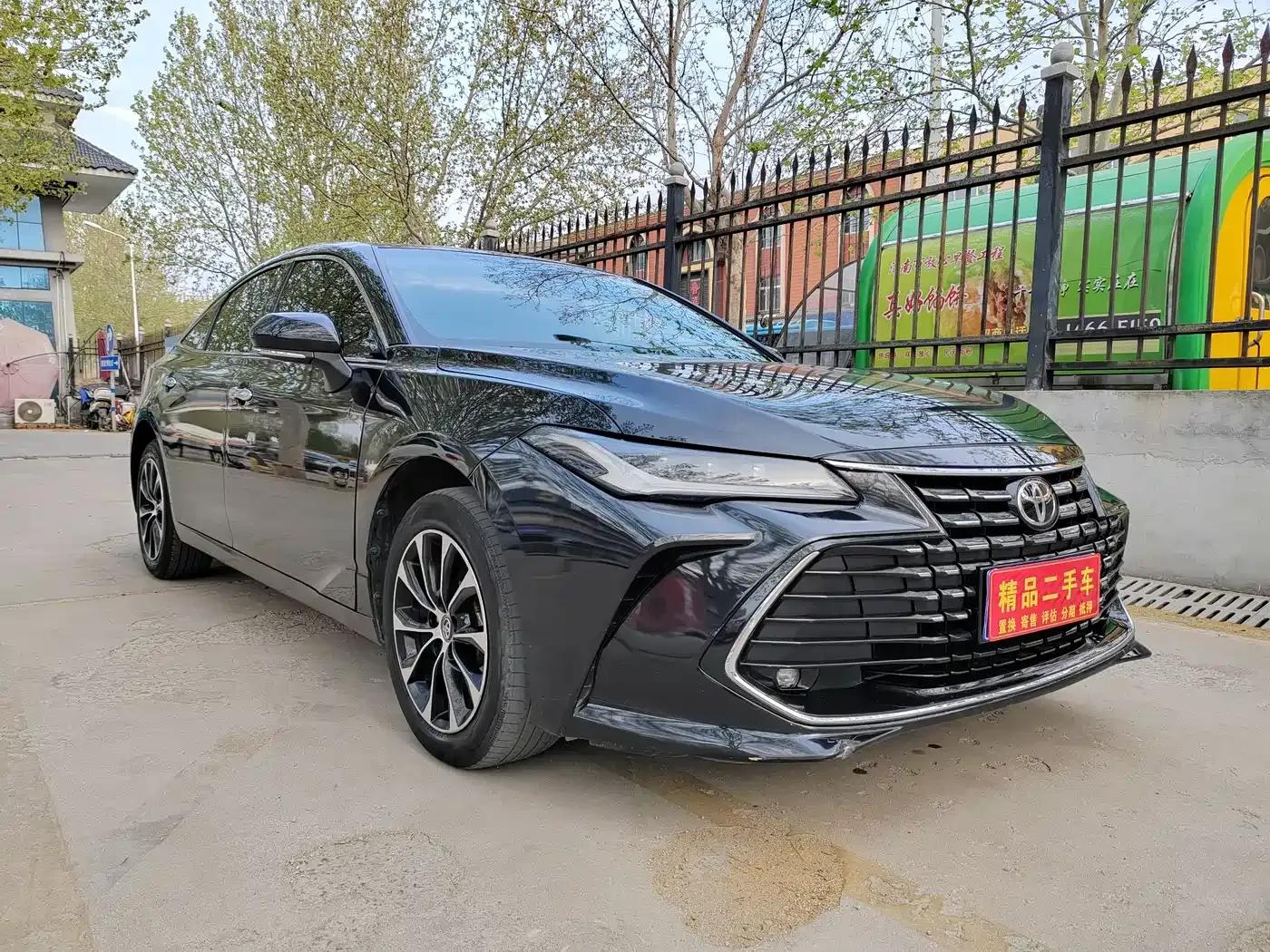 2023 Toyota Avalon 2.0L Luxury Edition — миниатюра 3