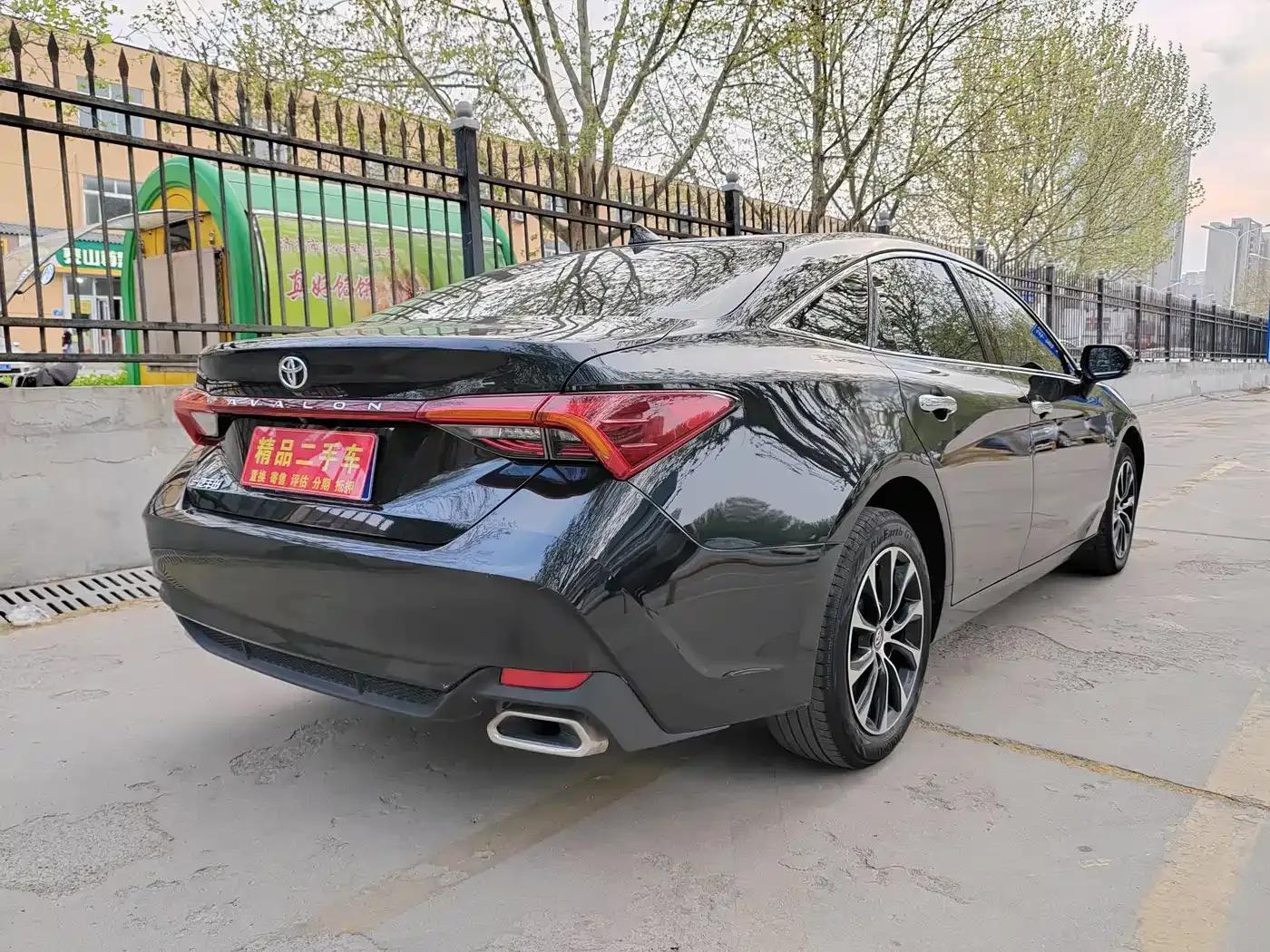 2023 Toyota Avalon 2.0L Luxury Edition — миниатюра 4
