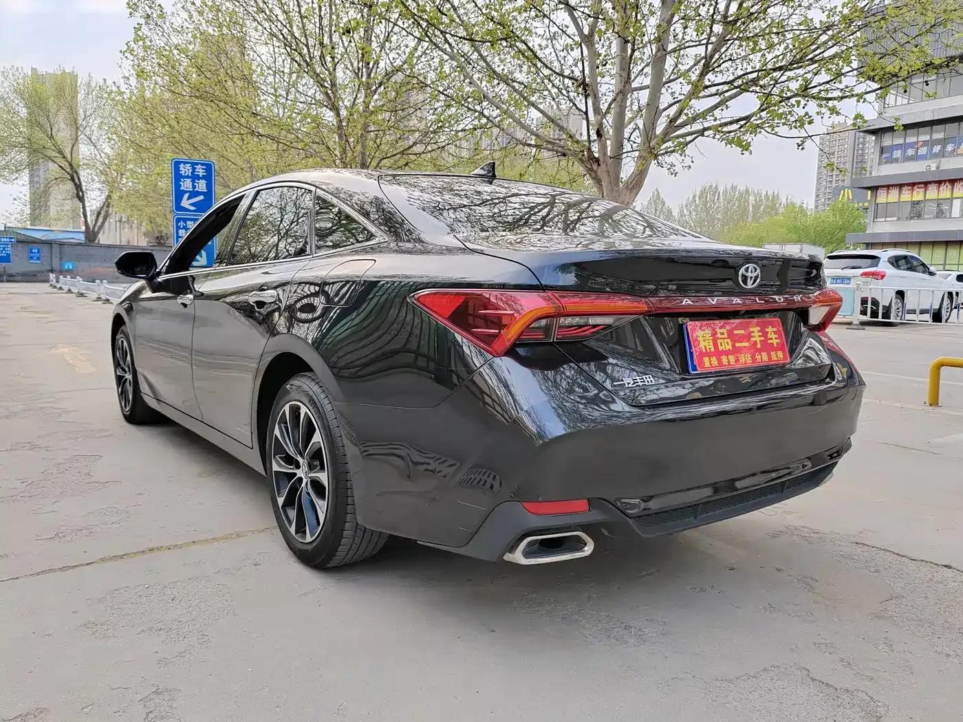 2023 Toyota Avalon 2.0L Luxury Edition — миниатюра 6
